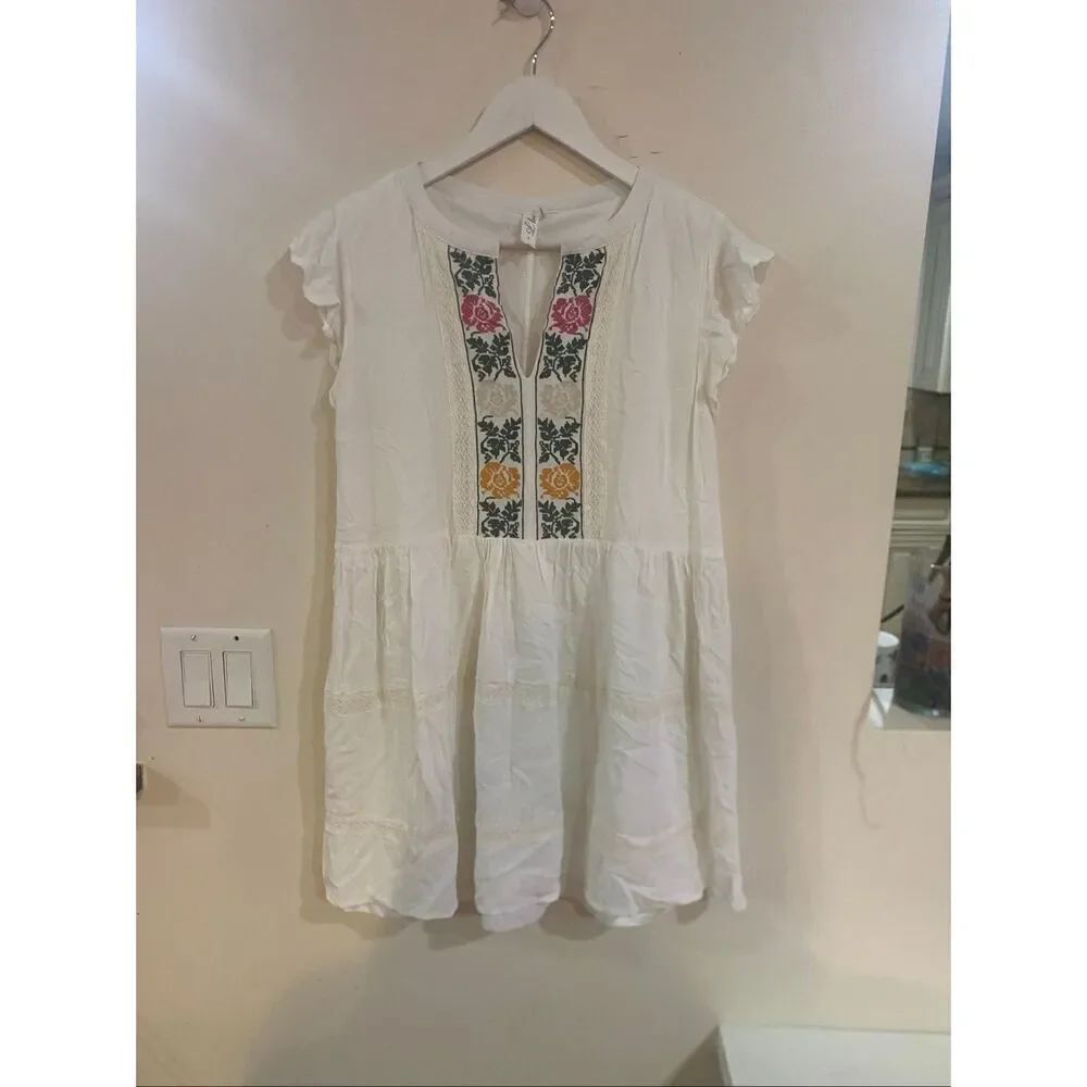 L Love embroidered short sleeve dress small short length white vneck